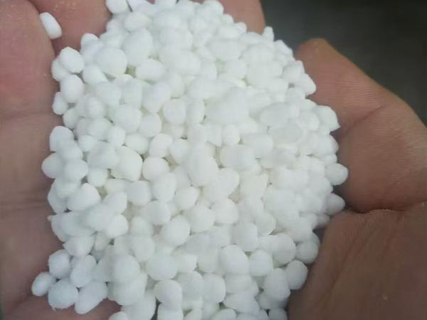 నియంత్రిత-విడుదల ఎరువులు మరియు నెమ్మదిగా విడుదల చేసే ఎరువుల మధ్య తేడా ఏమిటి?